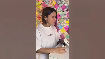 Женская сумка это чёрная дыра😂
